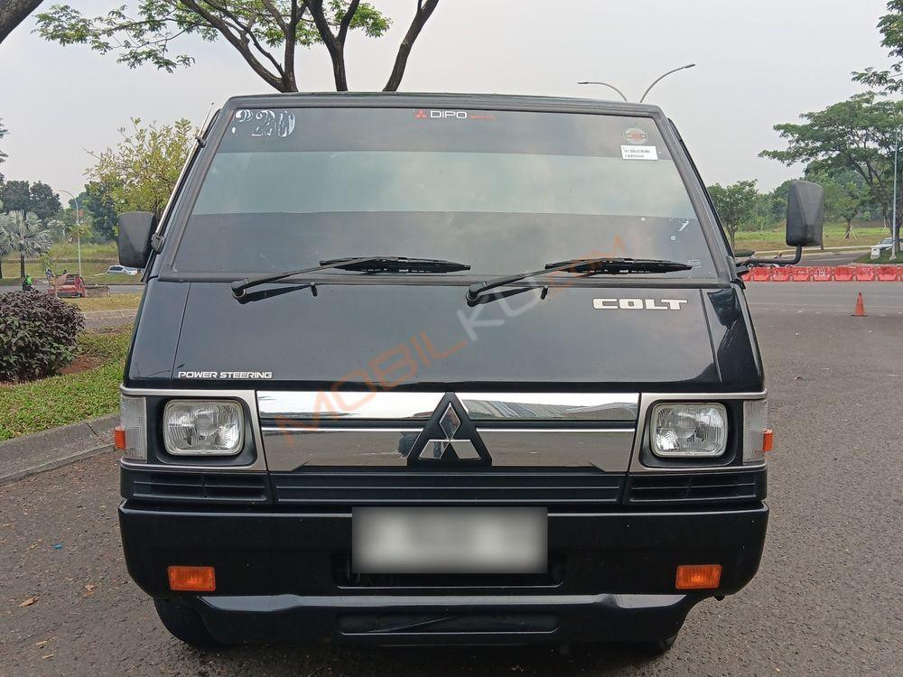 Mobil Mitsubishi L300 2022
