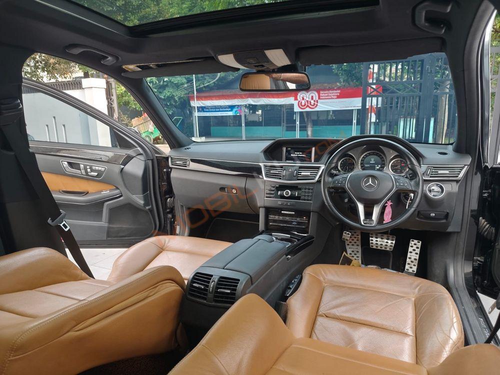 Mobil Mercedes-Benz E-Class 2011
