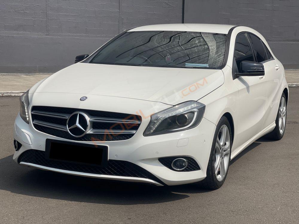 Mobil Mercedes-Benz A-Class 2013