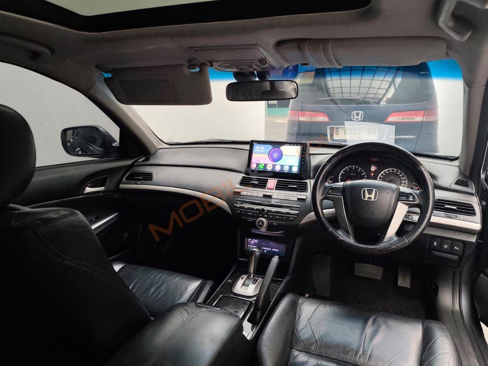 Mobil Honda Accord 2012