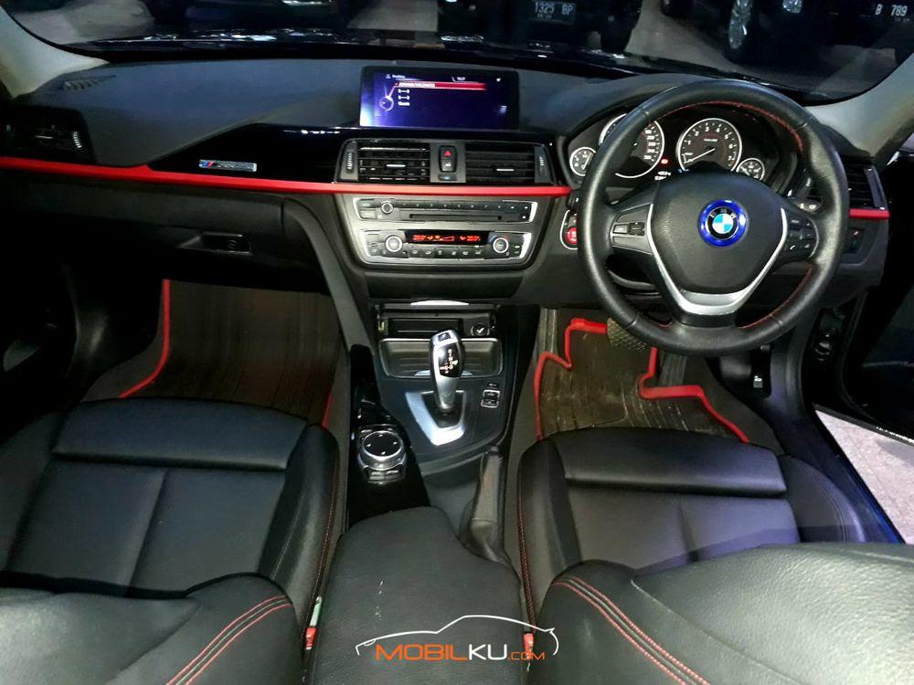 Mobil BMW 3 Series 2014