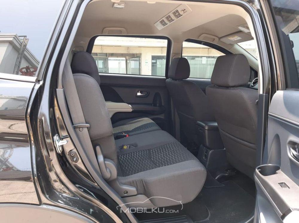 Mobil Toyota Rush 2018