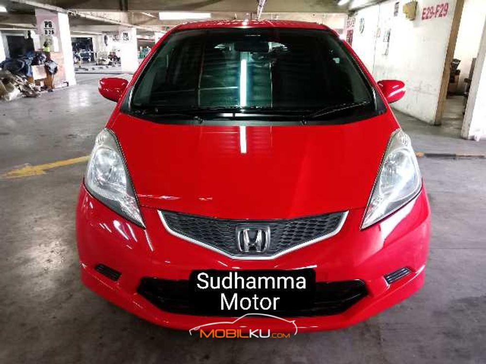 Mobil Honda Jazz 2008