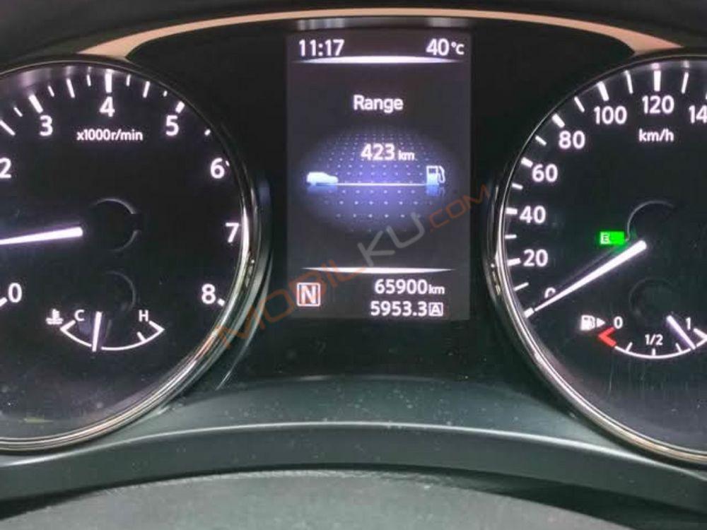 Mobil Nissan X-Trail 2016