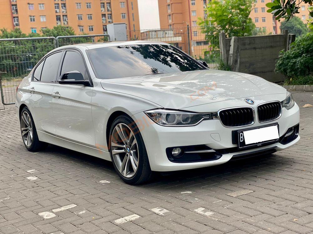 Mobil BMW 3 Series 2014
