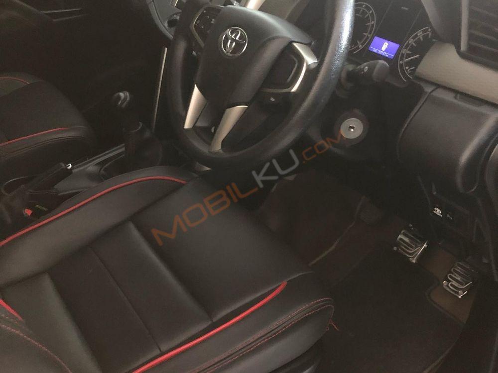 Mobil Toyota Kijang Innova 2019