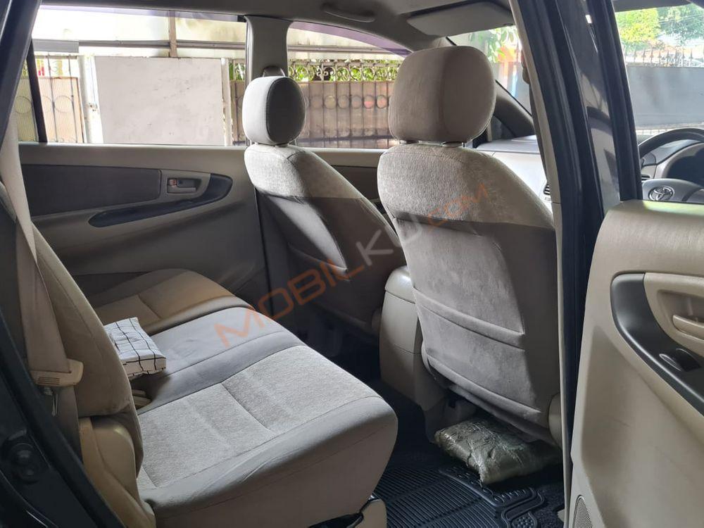 Mobil Toyota Kijang Innova 2014