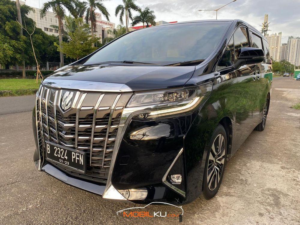 Mobil Toyota Alphard 2018