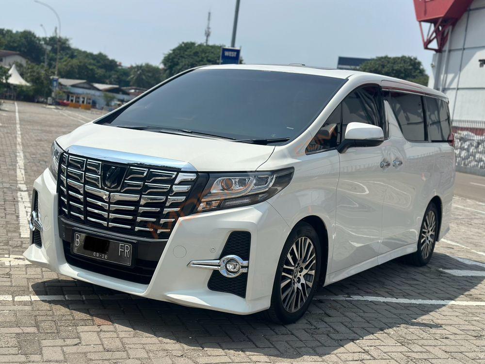 Mobil Toyota Alphard 2016