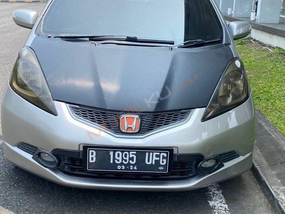 Mobil Honda Jazz 2009