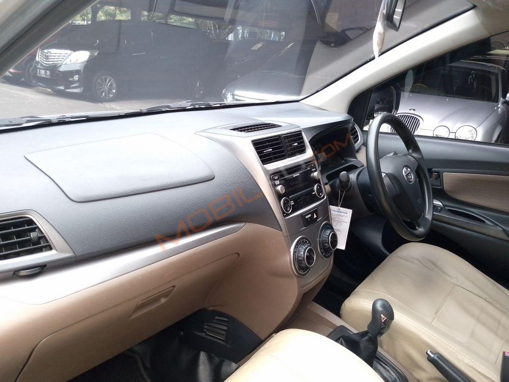 Mobil Toyota Avanza 2018