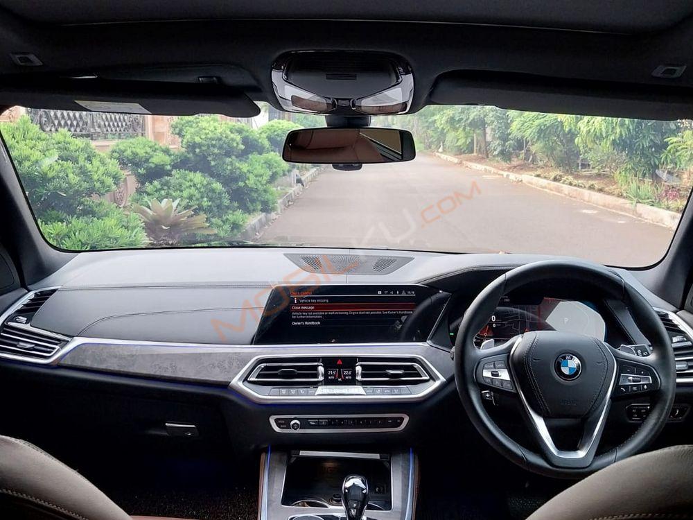 Mobil BMW X5 2020