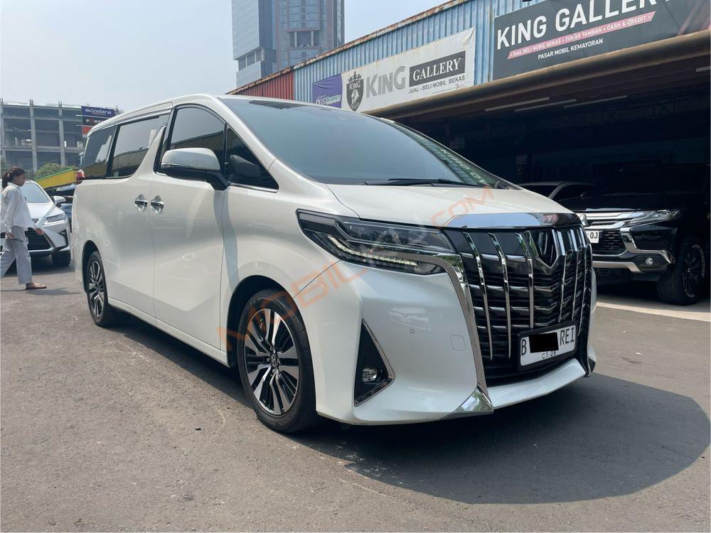 Mobil Toyota Alphard 2020