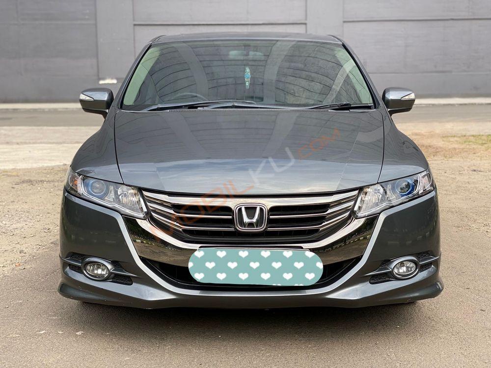 Mobil Honda Odyssey 2012