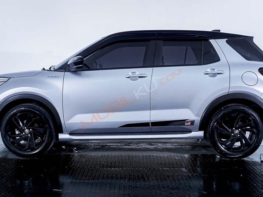 Mobil Toyota Raize 2022