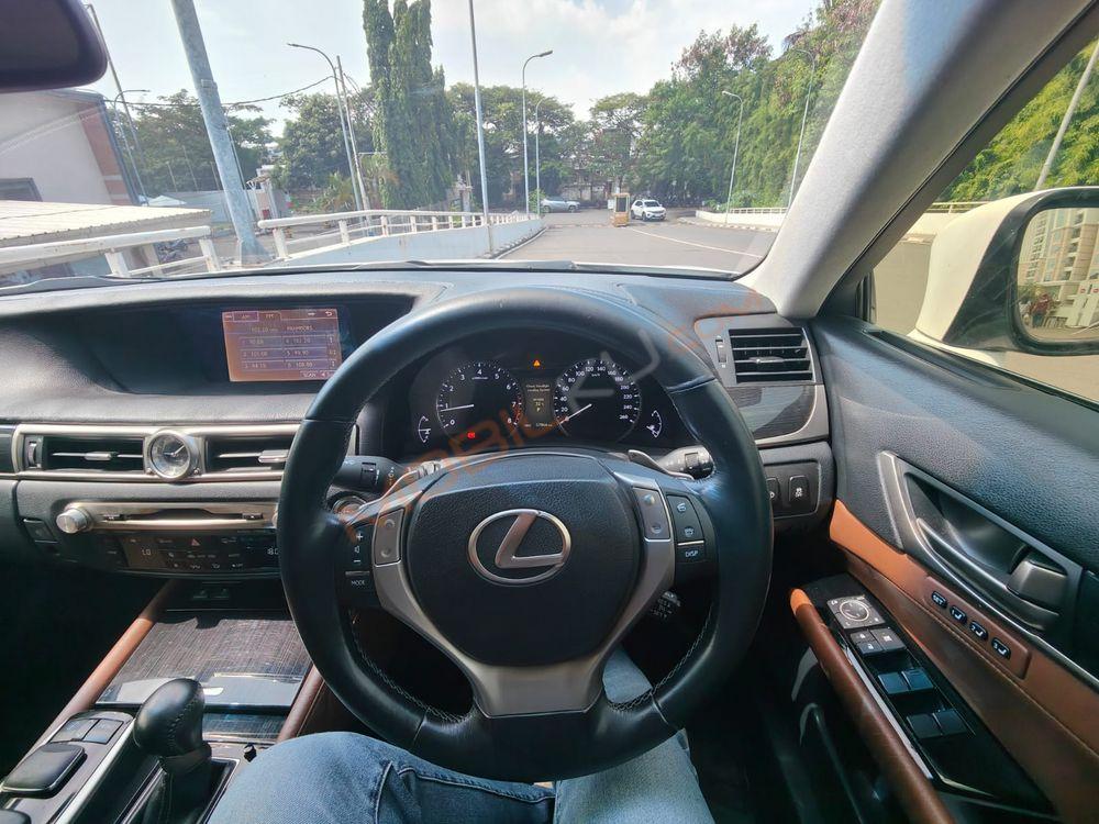 Mobil Lexus GS 2012