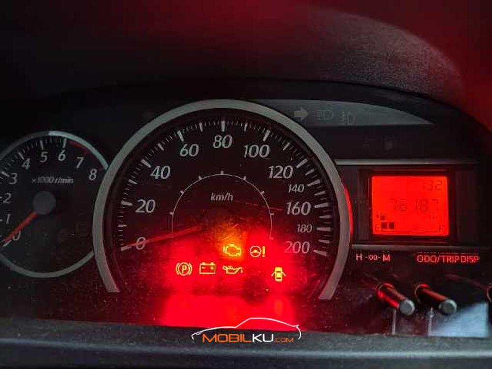 Mobil Toyota Calya 2018