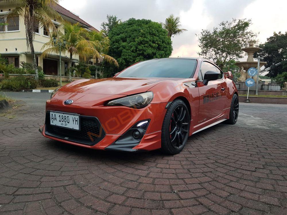 Mobil Subaru BRZ 2012