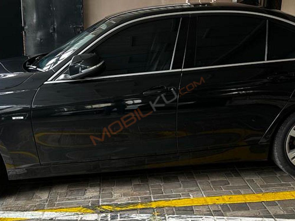Mobil BMW 3 Series 2014