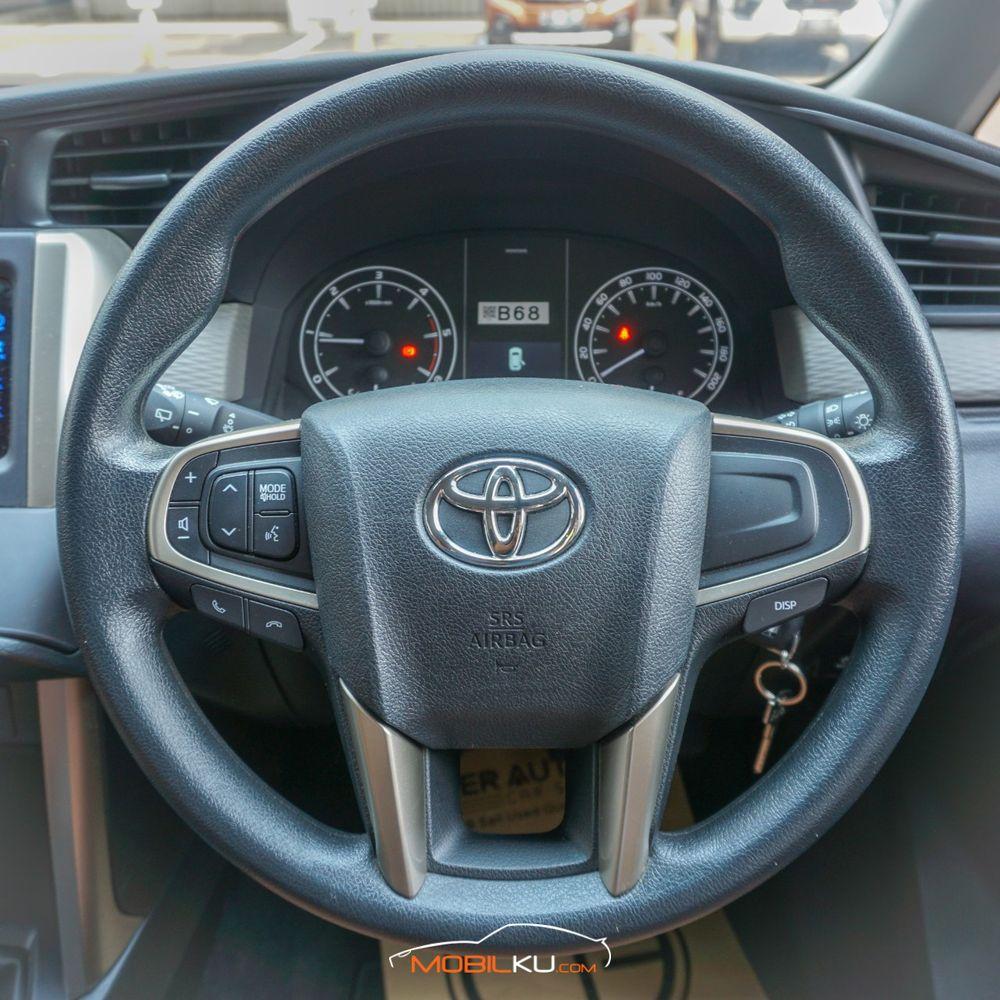 Mobil Toyota Kijang Innova 2019