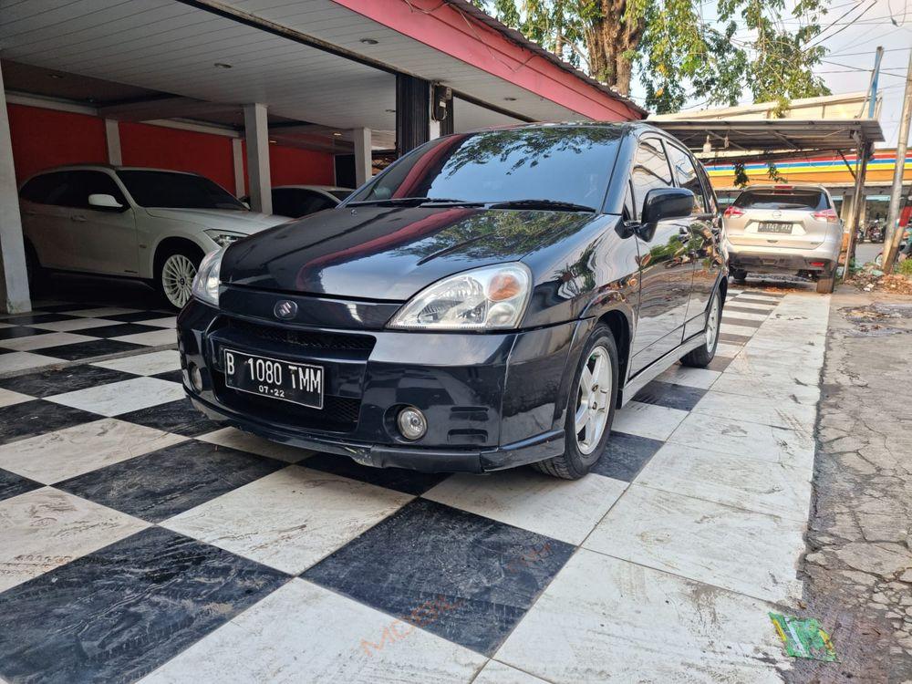Mobil Suzuki Aerio 2004