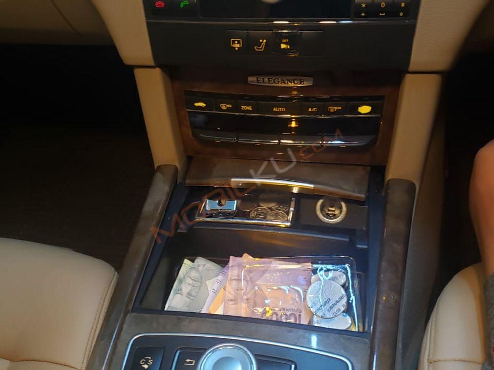 Mobil Mercedes-Benz E-Class 2010