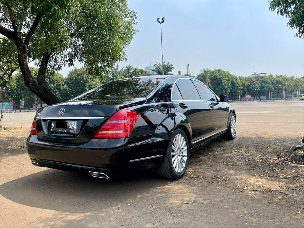 Mobil Mercedes-Benz S-Class 2011