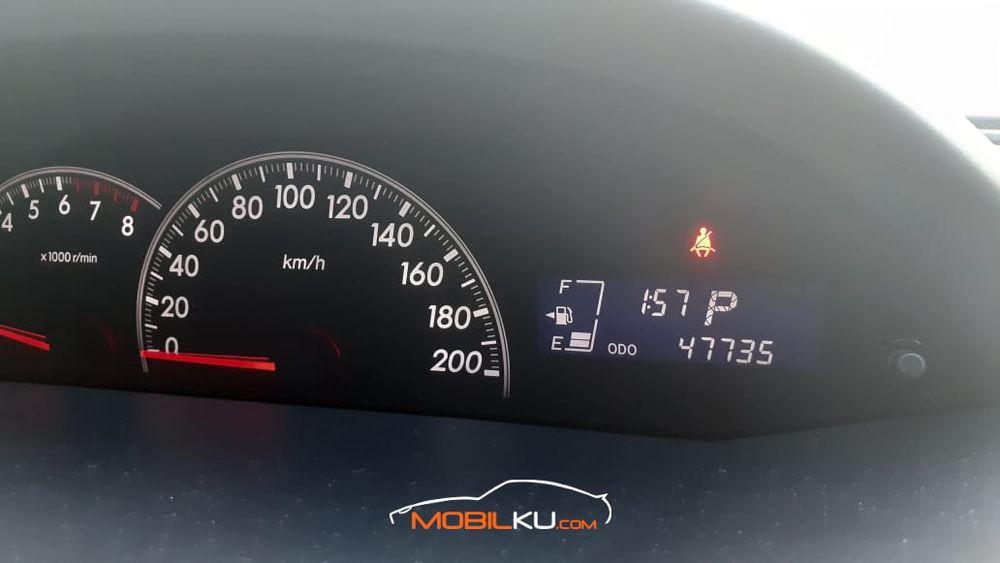 Mobil Toyota Yaris 2013