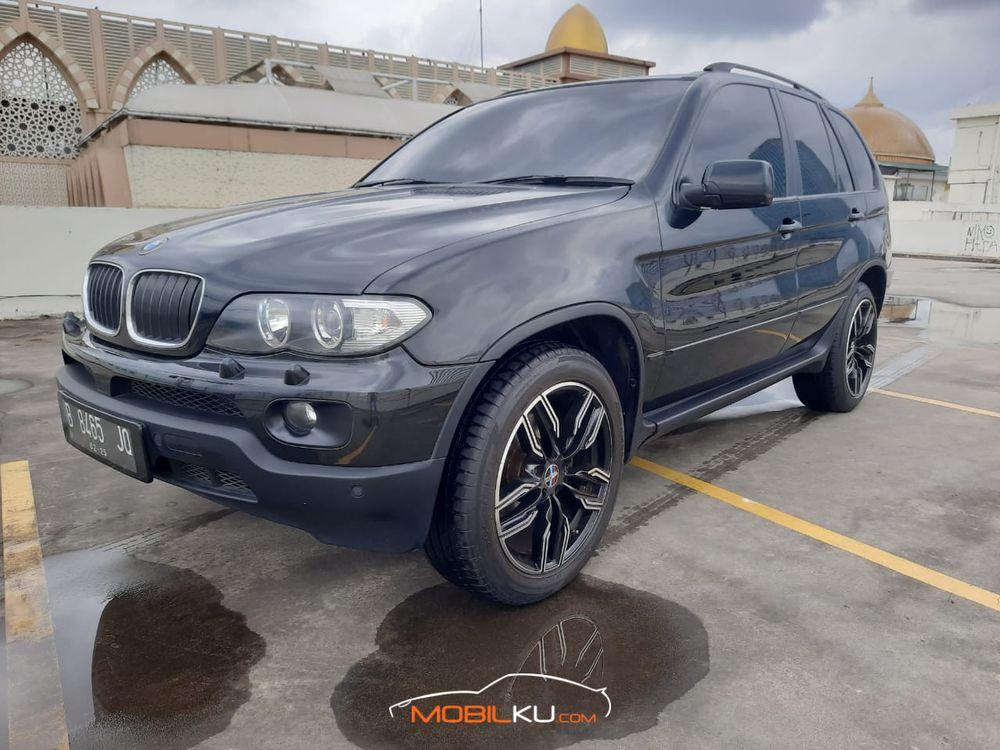 Mobil BMW X5 2005