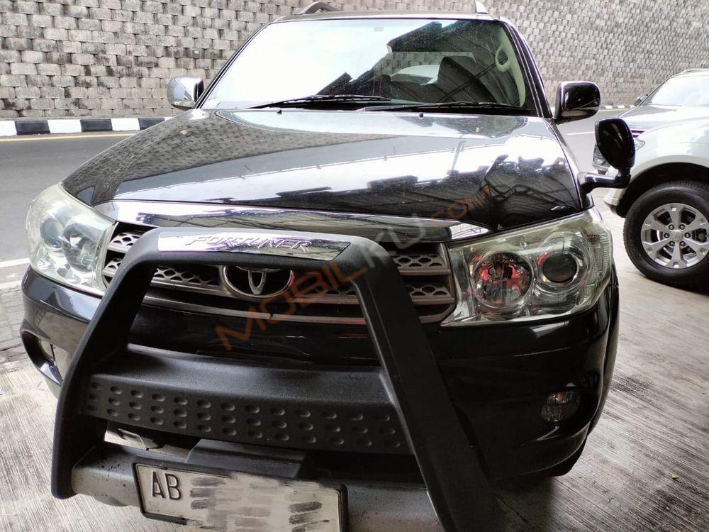 Mobil Toyota Fortuner 2011