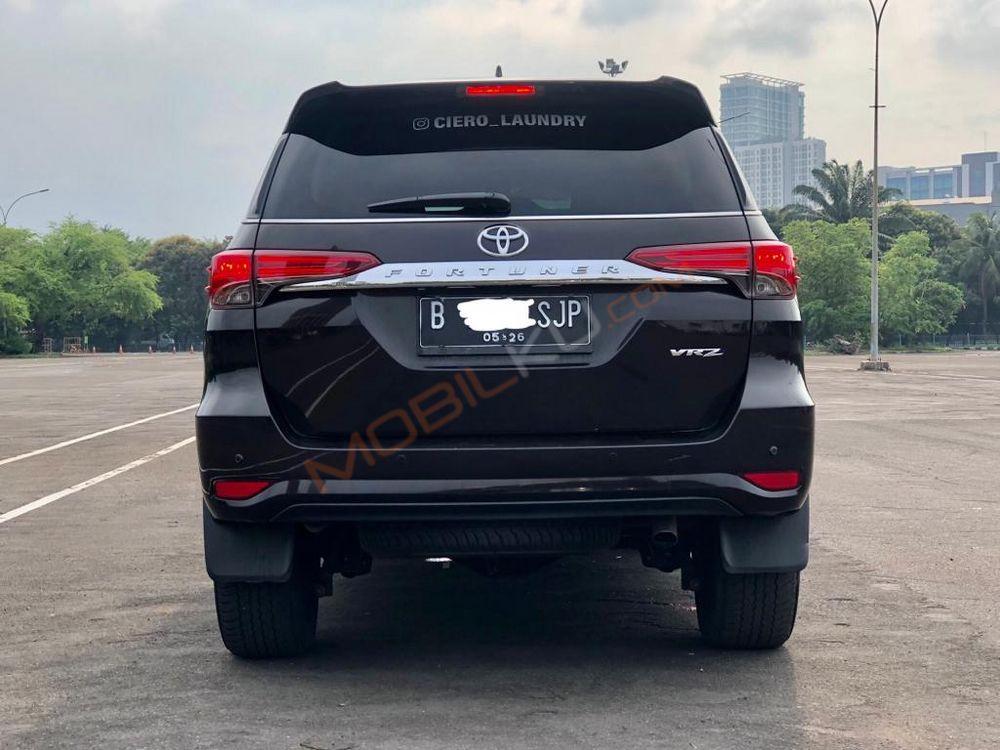 Mobil Toyota Fortuner 2016