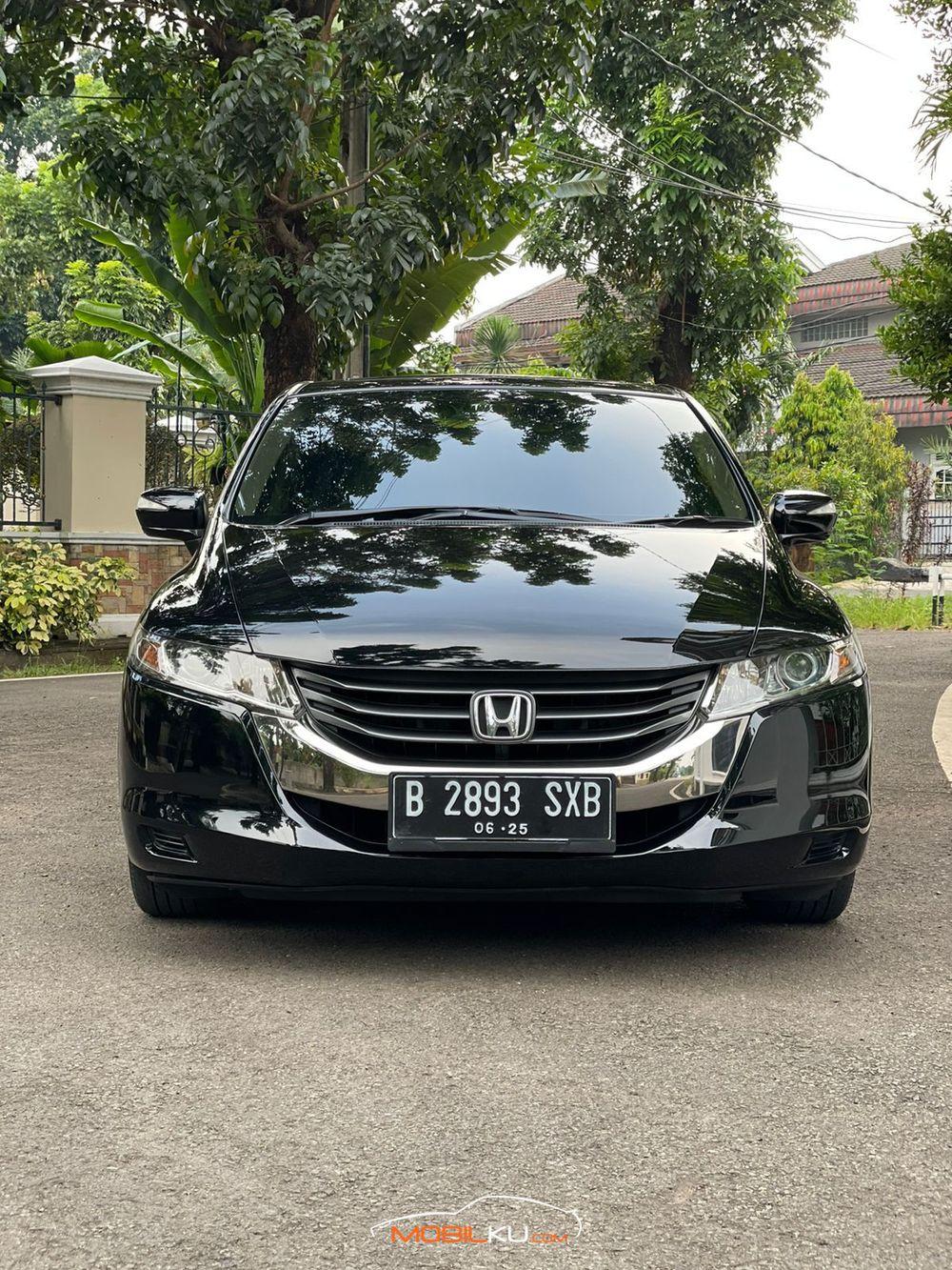 Mobil Honda Odyssey 2010