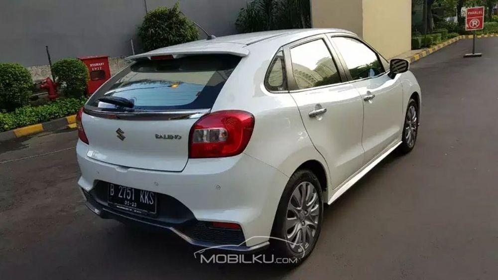 Mobil Suzuki Baleno 2018