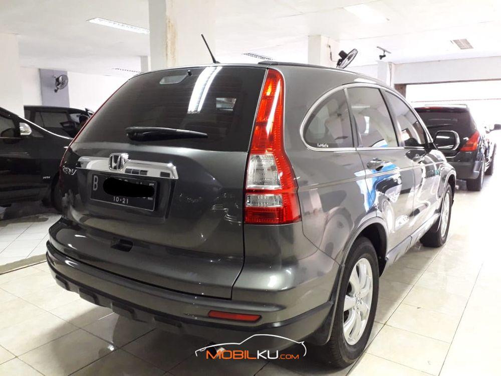Mobil Honda CR-V 2011