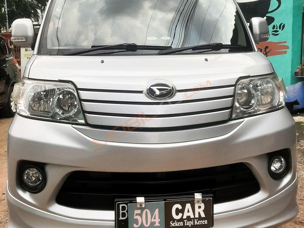 Mobil Daihatsu Luxio 2016