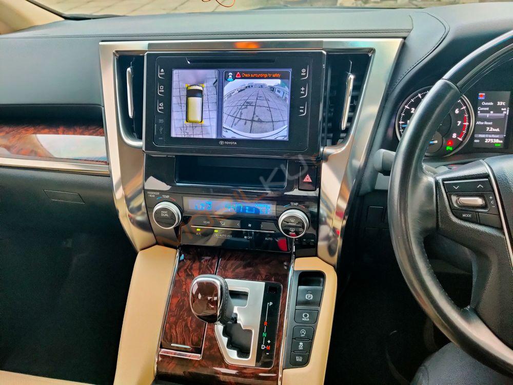 Mobil Toyota Alphard 2018