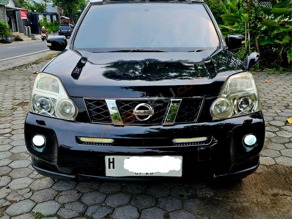 Mobil Nissan X-Trail 2009