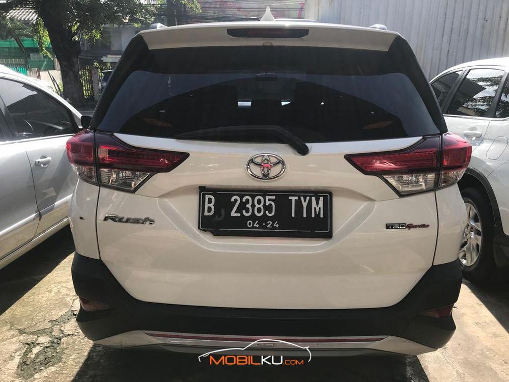 Mobil Toyota Rush 2019