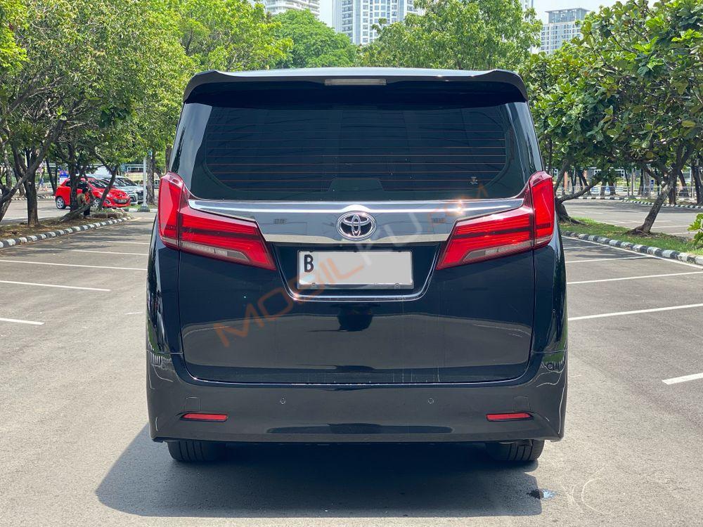 Mobil Toyota Alphard 2020