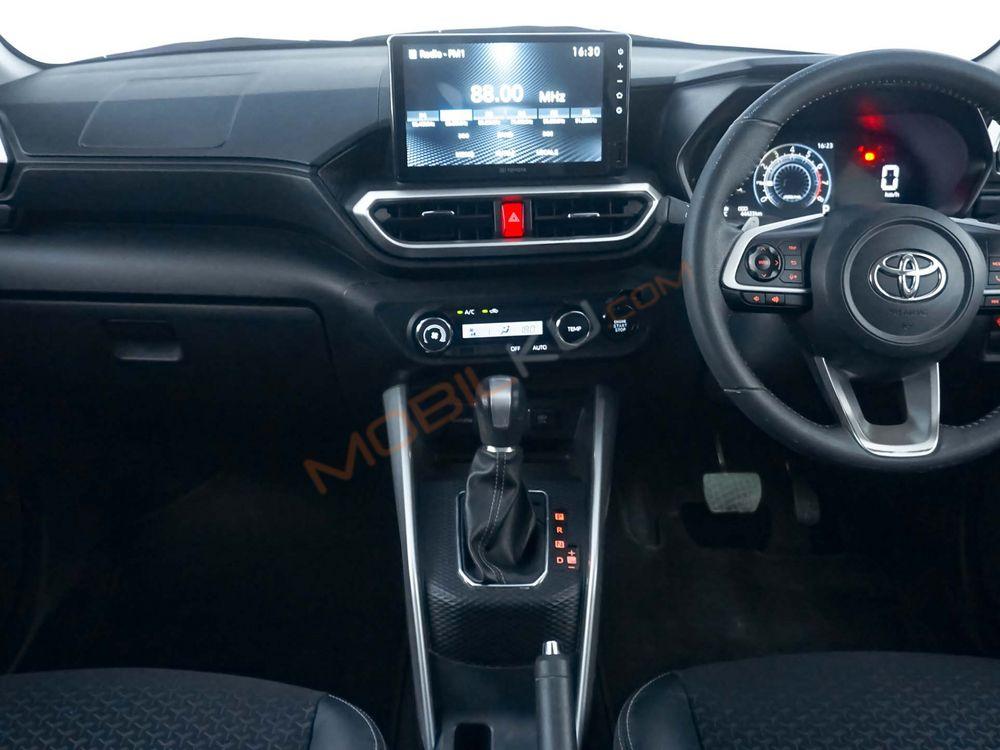 Mobil Toyota Raize 2021