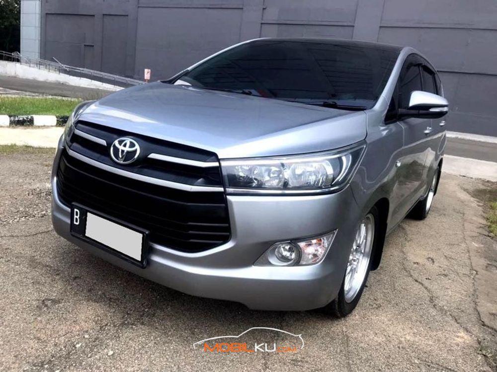 Mobil Toyota Kijang Innova 2016