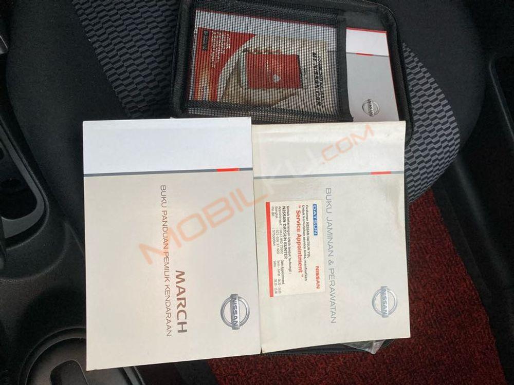 Mobil Nissan March 2017