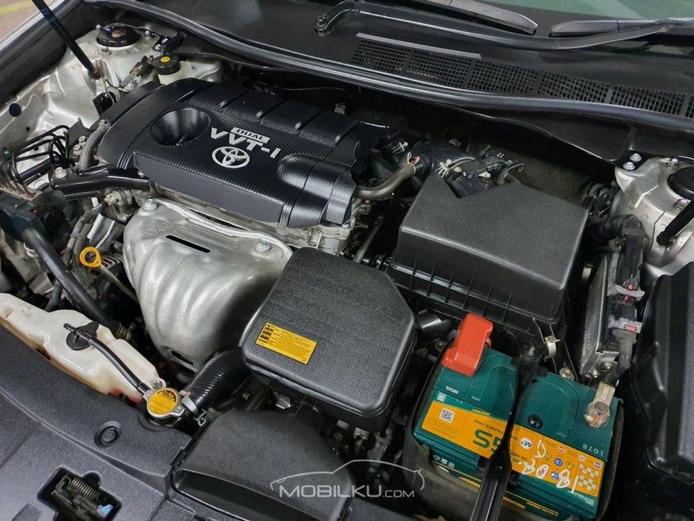 Mobil Toyota Camry 2015