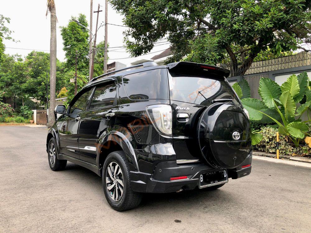 Mobil Toyota Rush 2015