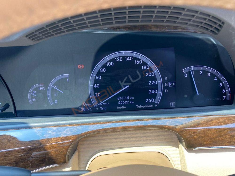 Mobil Mercedes-Benz S-Class 2011
