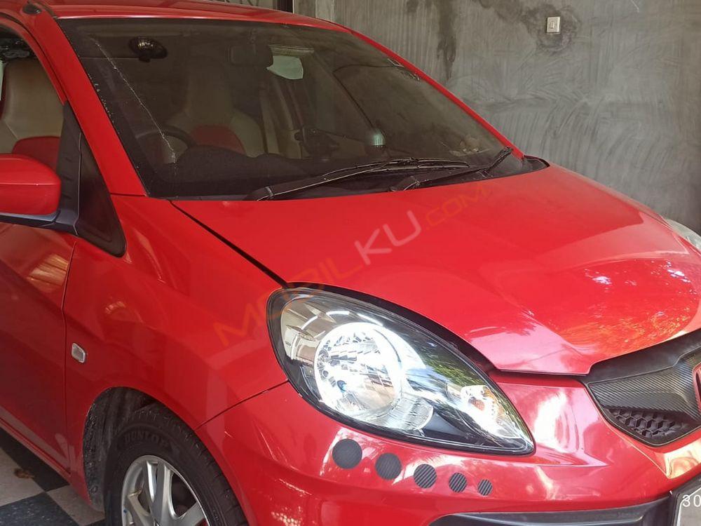 Mobil Honda Brio 2014