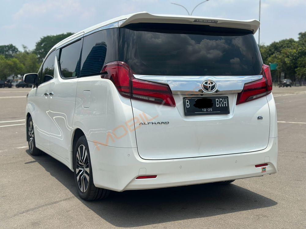 Mobil Toyota Alphard 2020
