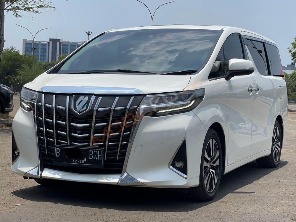 Mobil Toyota Alphard 2020