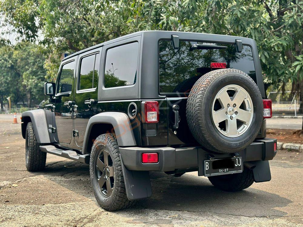 Mobil Jeep Wrangler 2011