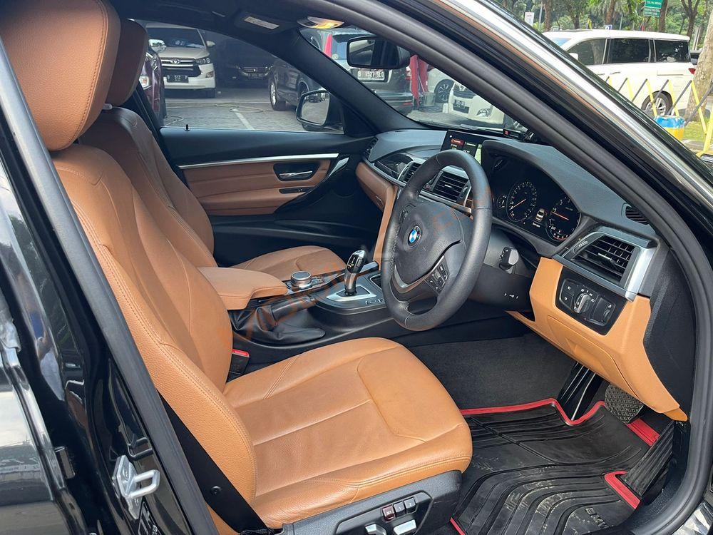 Mobil BMW 3 Series 2018